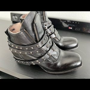 Freebird by Steven Truth sz 9